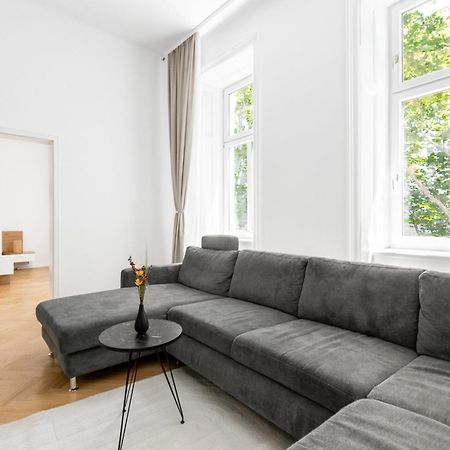 Stilvolle 2 Zimmer Apartment Im Wiener Altbaustil Nahe Donaukanal Luaran gambar